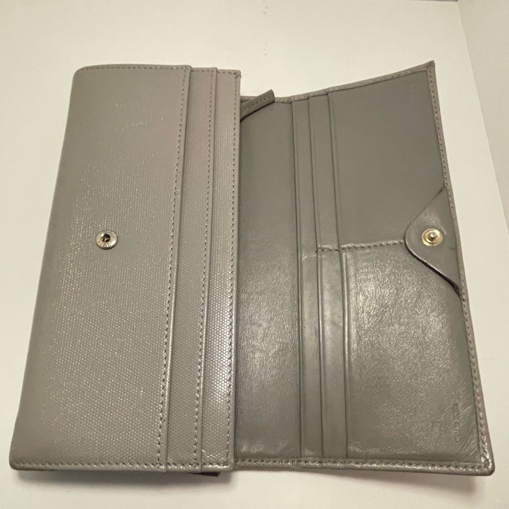 COPY - Fendi authentic Continental wallet with removable chain - Picture 4 of 15